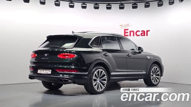 Bentley Bentayga 2023 — Şəkil 2/20