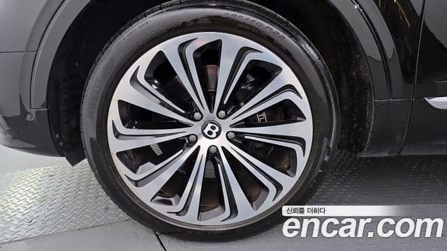 Bentley Bentayga 2023 — Şəkil 5/20