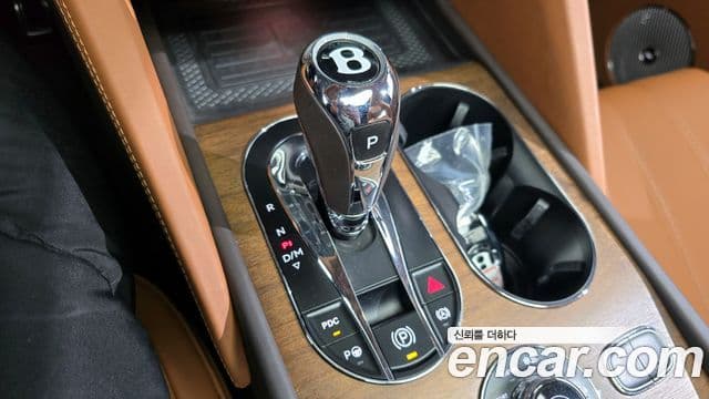 Bentley Bentayga 2023 — Şəkil 9/20