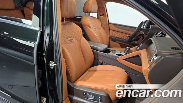 Bentley Bentayga 2023 — Şəkil 12/20
