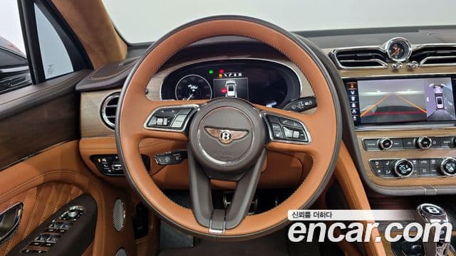 Bentley Bentayga 2023 — Şəkil 13/20