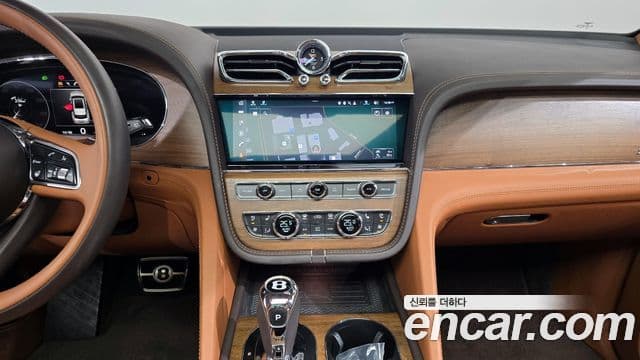 Bentley Bentayga 2023 — Şəkil 19/20