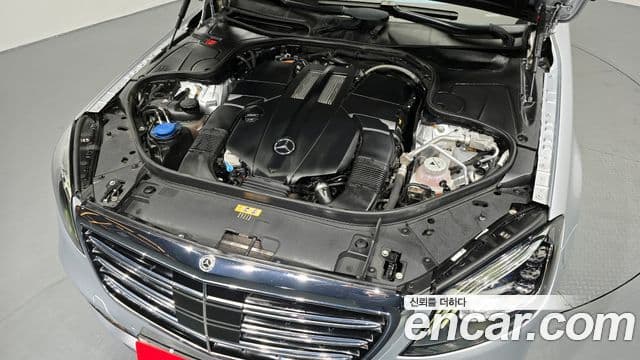 Mercedes-Benz S-Class 2020 — Photo 18/20