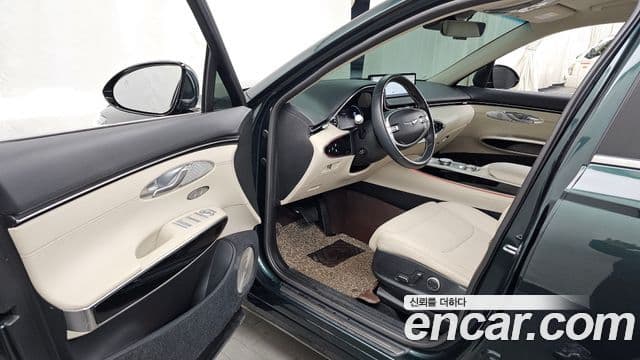 Genesis GV70 2021 — Şəkil 9/20