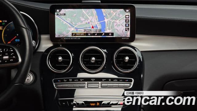 Mercedes-Benz GLC-Class 2022 — ფოტო 14/20