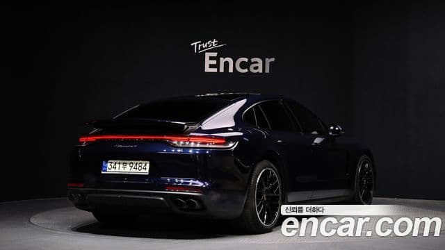 Porsche Panamera 2021 — Photo 19/20