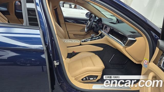 Porsche Panamera 2021 — Photo 8/20