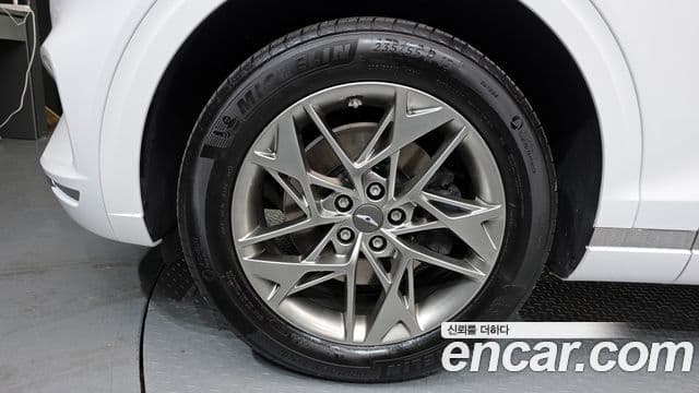 Genesis GV70 2021 — Photo 14/20