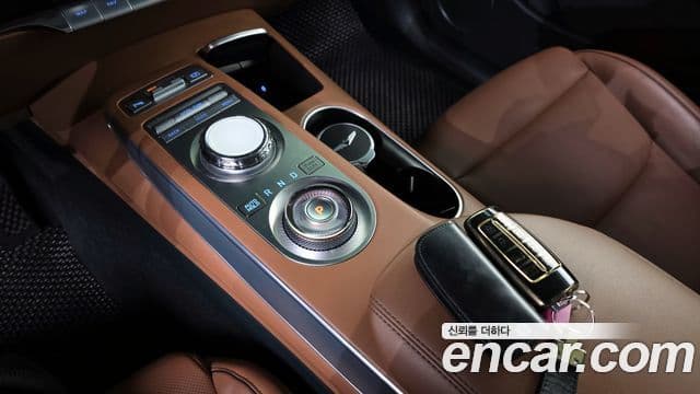 Genesis GV70 2021 — Photo 1/20