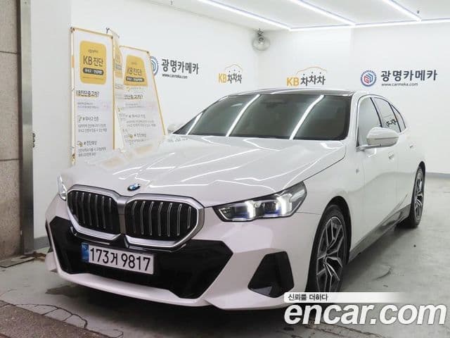 BMW 5 Series 2024 — Photo 7/20
