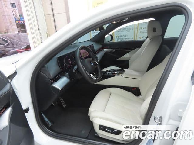 BMW 5 Series 2024 — Photo 19/20