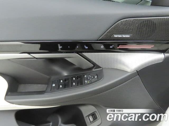 BMW 5 Series 2024 — Photo 9/20