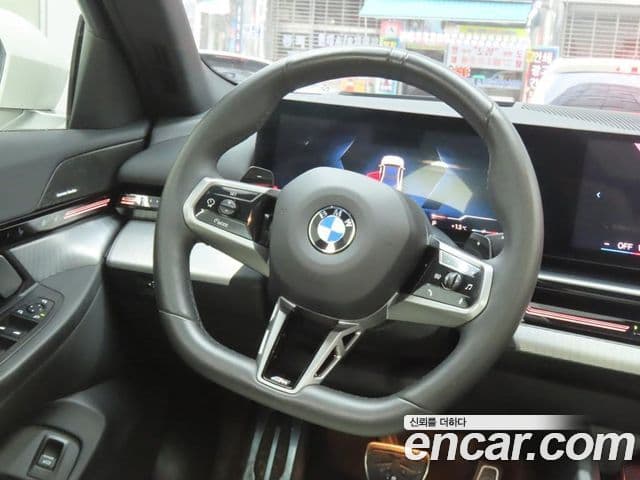 BMW 5 Series 2024 — Photo 17/20