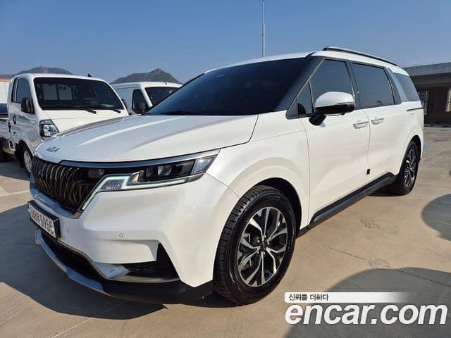 Kia Carnival 2023 — ფოტო 10/15