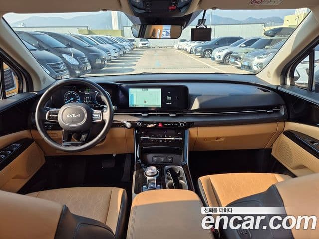 Kia Carnival 2023 — ფოტო 6/15