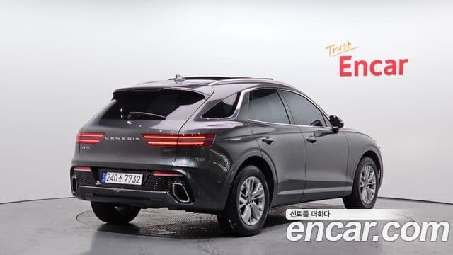 Genesis GV70 2021 — ფოტო 14/20