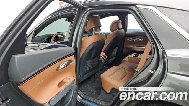 Genesis GV70 2021 — ფოტო 1/20