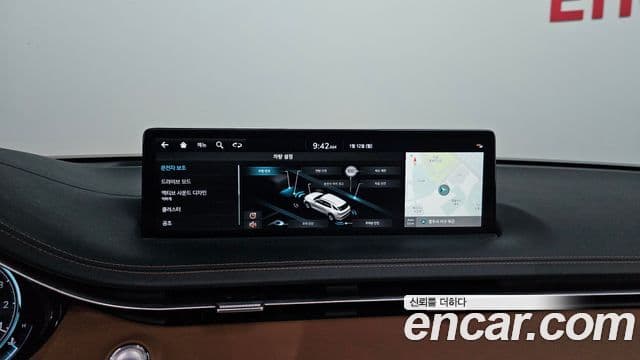 Genesis GV70 2021 — ფოტო 17/20