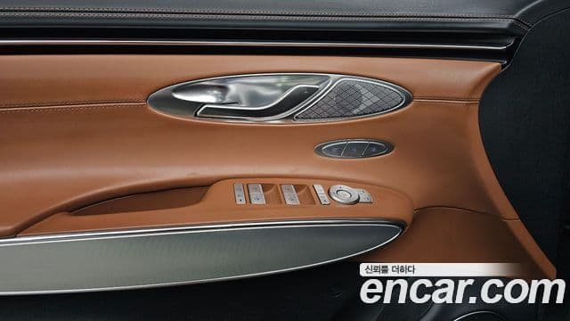 Genesis GV70 2021 — ფოტო 19/20