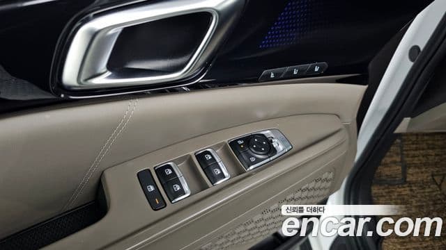 Kia Carnival 2024 — фото 18 из 20