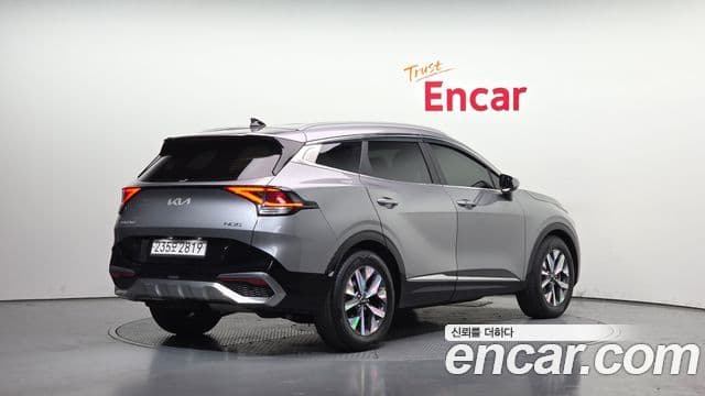Kia Sportage 2021 — ფოტო 2/20