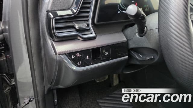 Kia Sportage 2021 — ფოტო 14/20