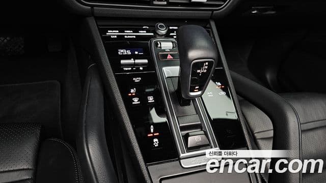 Porsche Cayenne 2020 — фото 9 из 20