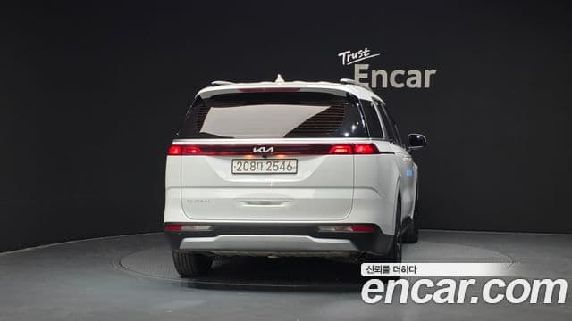 Kia Carnival 2023 — Фото 4/20