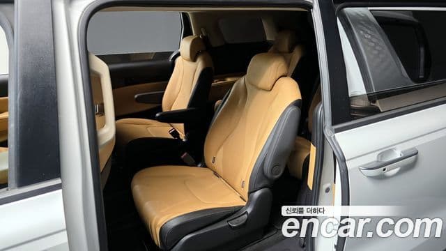 Kia Carnival 2023 — Фото 11/20