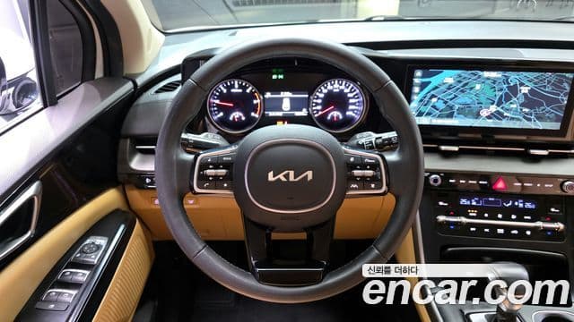 Kia Carnival 2023 — Фото 13/20