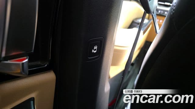 Kia Carnival 2023 — Фото 17/20