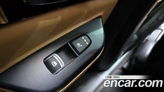 Kia Carnival 2023 — Фото 18/20