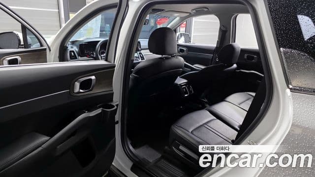 Kia Sorento 2022 — Фото 11/20
