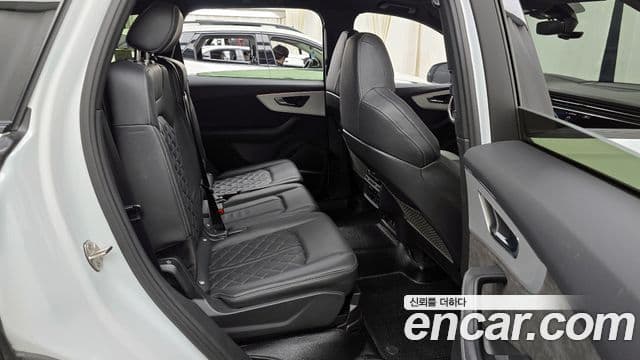 Audi Q7 2022 — Şəkil 12/20
