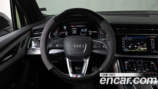 Audi Q7 2022 — Şəkil 13/20