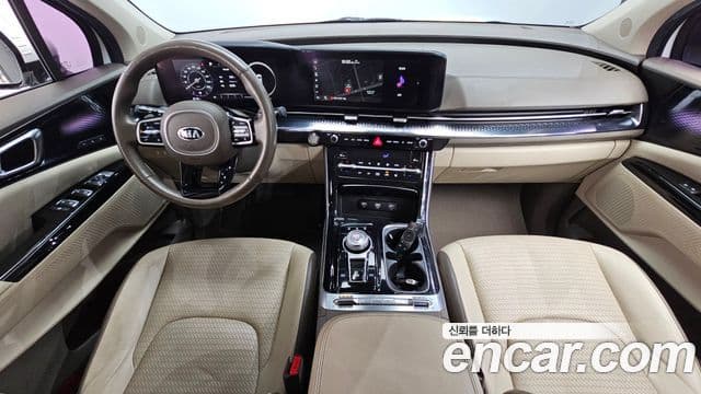 Kia Carnival 2021 — ფოტო 6/20