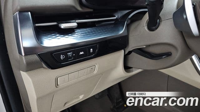Kia Carnival 2021 — ფოტო 13/20