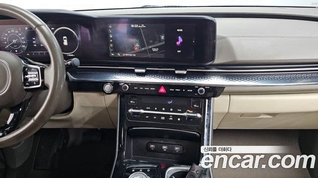 Kia Carnival 2021 — ფოტო 15/20