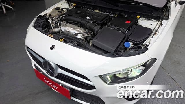 Mercedes-Benz A-Class 2019 — Şəkil 19/20