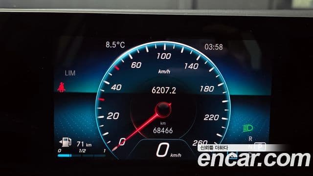 Mercedes-Benz A-Class 2019 — Şəkil 12/20