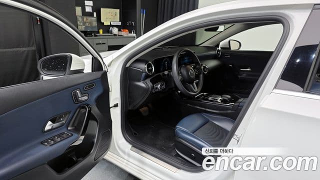 Mercedes-Benz A-Class 2019 — Şəkil 11/20