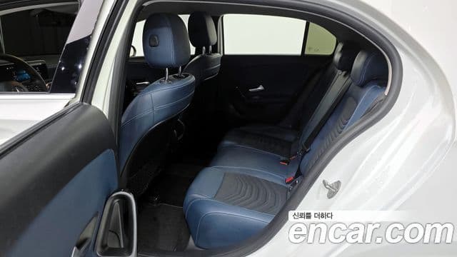 Mercedes-Benz A-Class 2019 — Şəkil 16/20