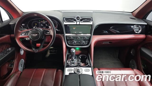 Bentley Bentayga 2022 — ფოტო 7/20