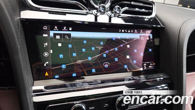 Bentley Bentayga 2022 — ფოტო 14/20