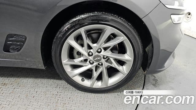 Genesis G70 2020 — Photo 2/20