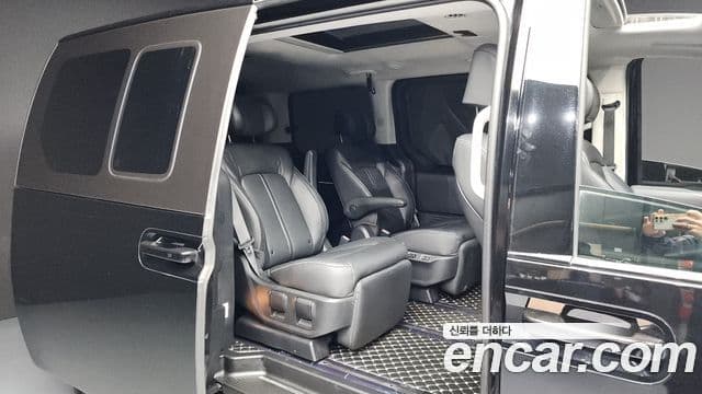 Hyundai Staria 2021 — Фото 12/20