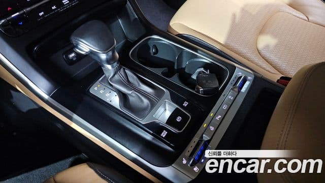 Kia Carnival 2020 — ფოტო 9/20