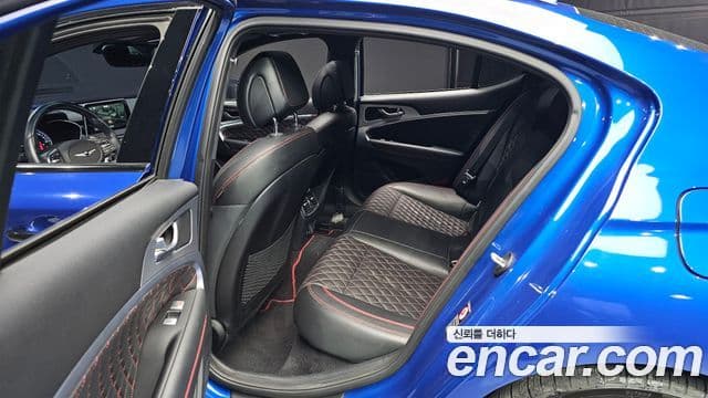 Genesis G70 2018 — ფოტო 19/20