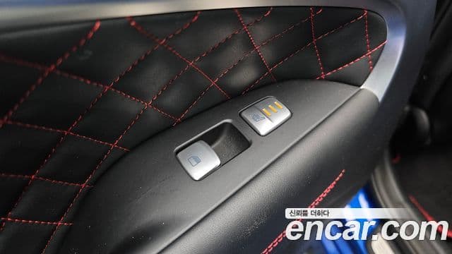 Genesis G70 2018 — ფოტო 2/20