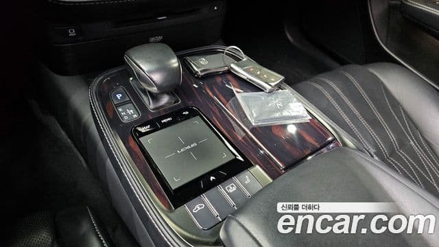 Lexus LS500 2018 — ფოტო 9/20
